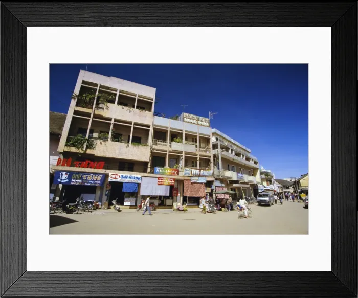 Framed Print : Nguyen Van Troi Street