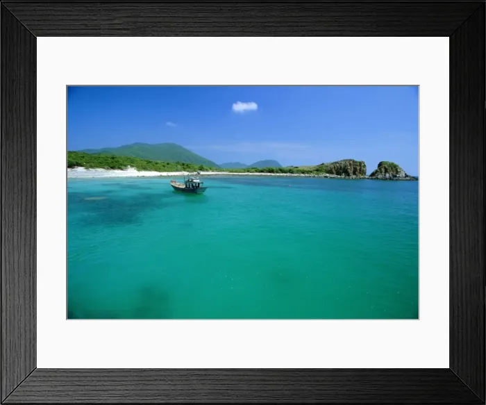 Framed Print : Blue waters off Ebony Island (Hon Mun) Framed Print : Blue waters off Ebony Island (Hon Mun)