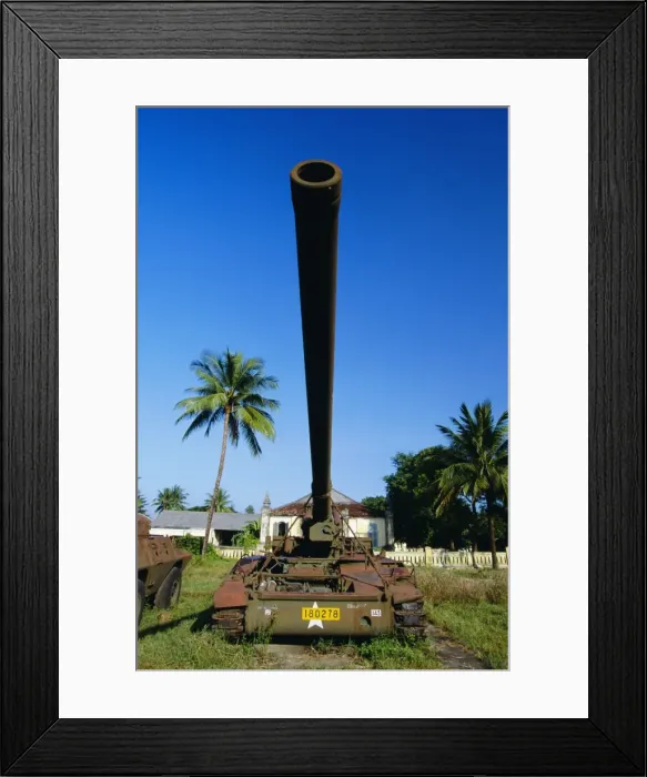 Framed Print : US self-propelled gun in military museum Framed Print : US self-propelled gun in military museum