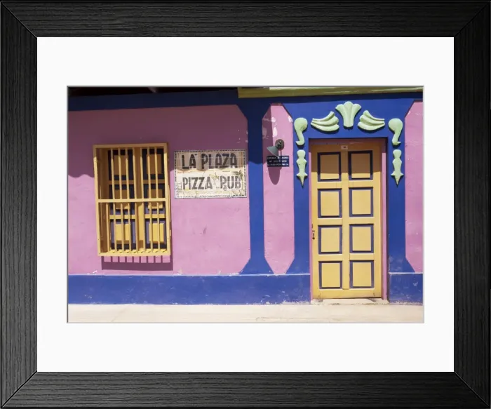 Framed Print : La Plaza pizza pub Framed Print : La Plaza pizza pub