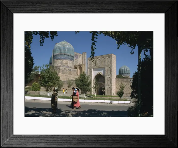 Framed Print : On the street in front of Bibi-Khanym Mosque Framed Print : On the street in front of Bibi-Khanym Mosque