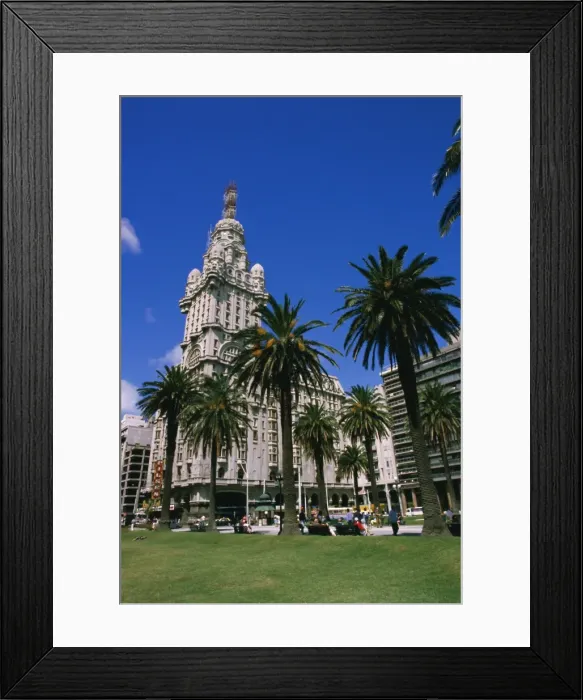 Framed Print : Palacio Salvo Framed Print : Palacio Salvo