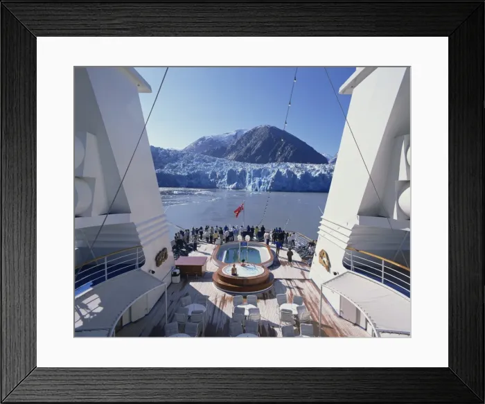 Framed Print : Crowds gather at stern of the M Framed Print : Crowds gather at stern of the M