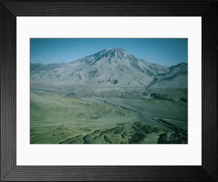 Framed Print : Griggs volcano overlooks Valley of Ten Thousand Smokes Framed Print : Griggs volcano overlooks Valley of Ten Thousand Smokes