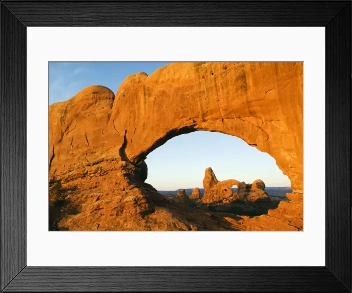 Framed Print : Sunrise on North Arch and Tower Arch in the Windows Framed Print : Sunrise on North Arch and Tower Arch in the Windows
