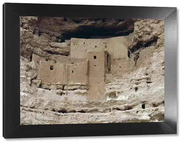 Montezuma Castle dating from 1100-1400 AD in limestone cliff
