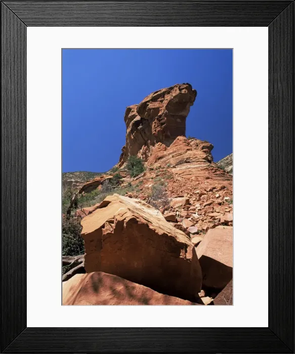 Framed Print : Towering red sandstone cliffs at the head of Fay Canyon Framed Print : Towering red sandstone cliffs at the head of Fay Canyon