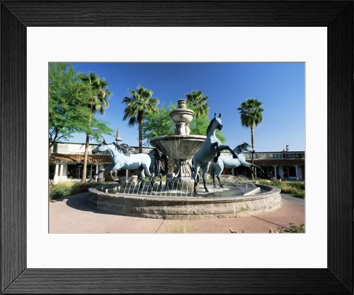 Framed Print : Bronze horse fountain in the up-market 5th Avenue shopping district