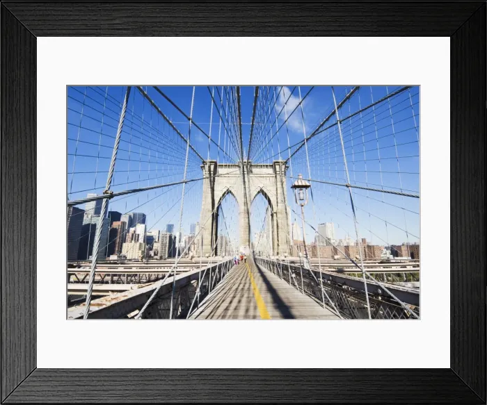Framed Print : Pedestrian walkway on the Brooklyn Bridge looking towards Manhattan Framed Print : Pedestrian walkway on the Brooklyn Bridge looking towards Manhattan