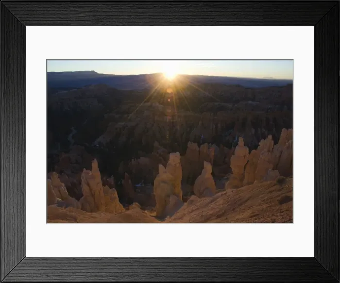 Framed Print : Sunrise pinnacles and hoodoos at Inspiration Point Framed Print : Sunrise pinnacles and hoodoos at Inspiration Point