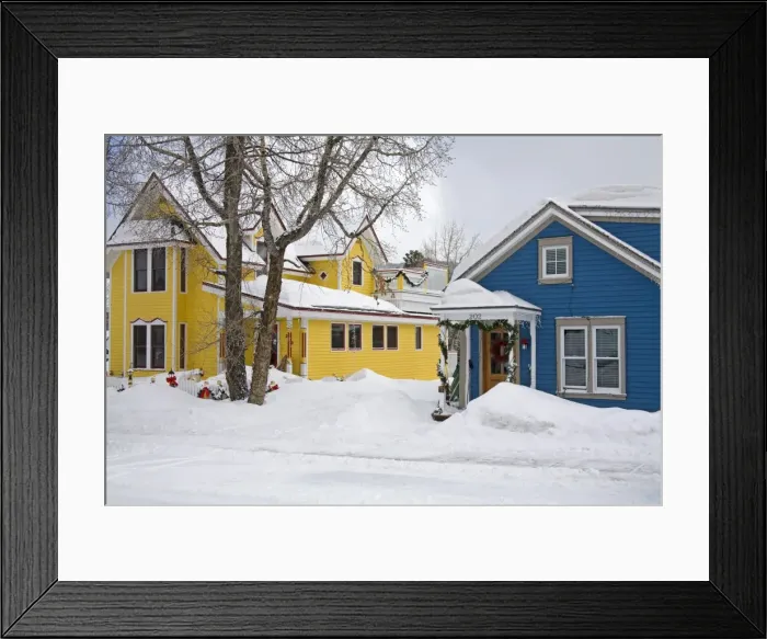 Framed Print : Houses decorated for Christmas Framed Print : Houses decorated for Christmas