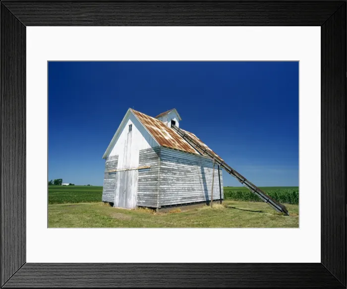 Framed Print : A corn barn Framed Print : A corn barn