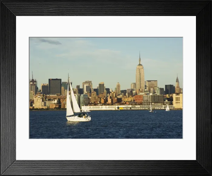 Framed Print : The Empire State Building and Midtown Manhattan Skyline