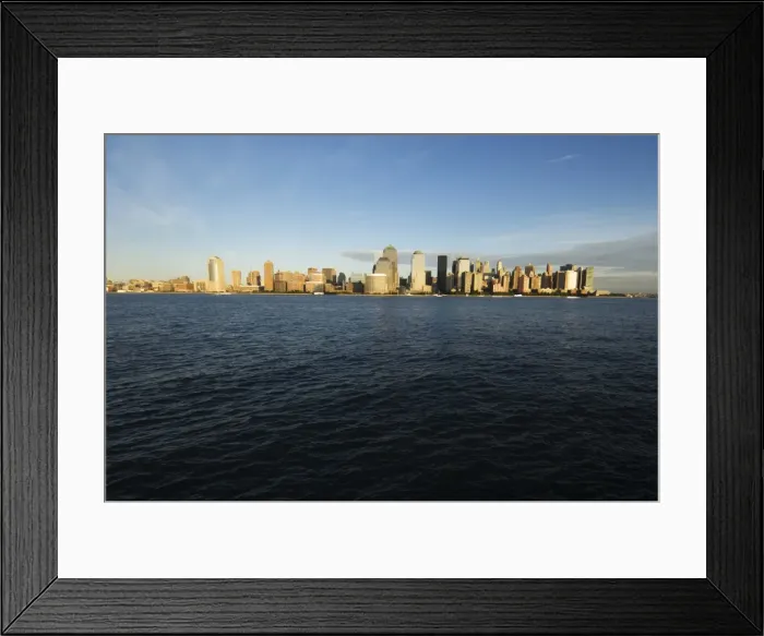 Framed Print : Manhattan skyline across the Hudson River Framed Print : Manhattan skyline across the Hudson River