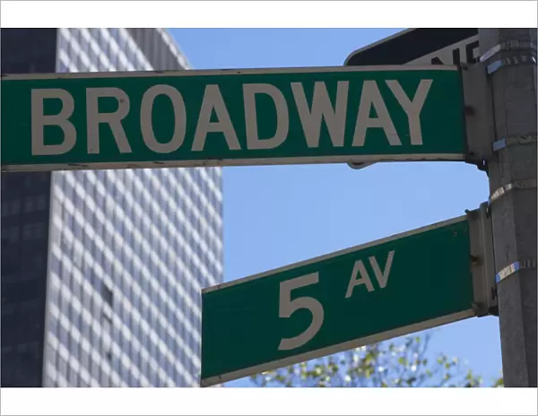 Broadway and 5th Avenue street signs
