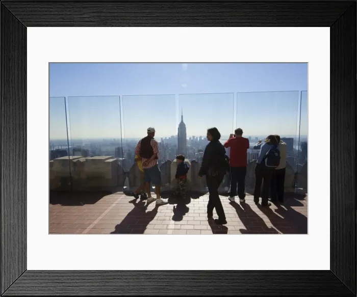Framed Print : Tourists looking at the Empire State Building and Manhattan Framed Print : Tourists looking at the Empire State Building and Manhattan