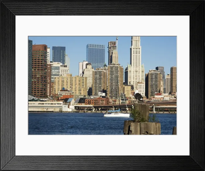 Framed Print : Manhattan across the East River Framed Print : Manhattan across the East River