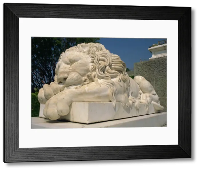 Framed Print : Statue of a sleeping lion at the Alupka Palace in Yalta Framed Print : Statue of a sleeping lion at the Alupka Palace in Yalta