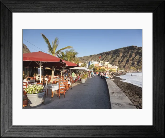 Framed Print : Restaurants at the promenade of Playa del Puerto Beach, Puerto de Tazacorte, La Palma Framed Print : Restaurants at the promenade of Playa del Puerto Beach, Puerto de Tazacorte, La Palma