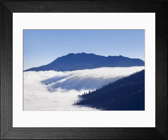 Framed Print : View from Caldera de Taburiente at cloud waterfall of Cumbre Nueva, Parque Nacional Framed Print : View from Caldera de Taburiente at cloud waterfall of Cumbre Nueva, Parque Nacional