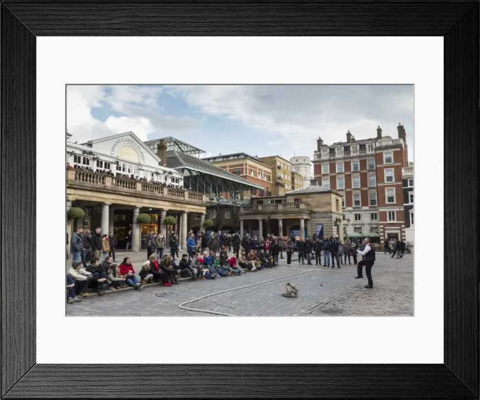 Framed Print : Juggler performs to a large crowd, Piazza and Central Market, Covent Garden, London Framed Print : Juggler performs to a large crowd, Piazza and Central Market, Covent Garden, London