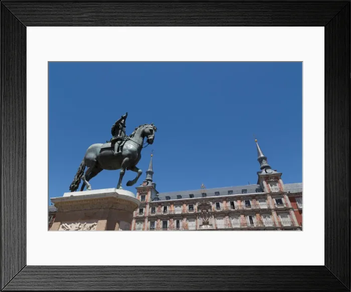 Framed Print : Statue of Felipe III and the painted Casa de la Panaderia in the Plaza Mayor in Madrid Framed Print : Statue of Felipe III and the painted Casa de la Panaderia in the Plaza Mayor in Madrid