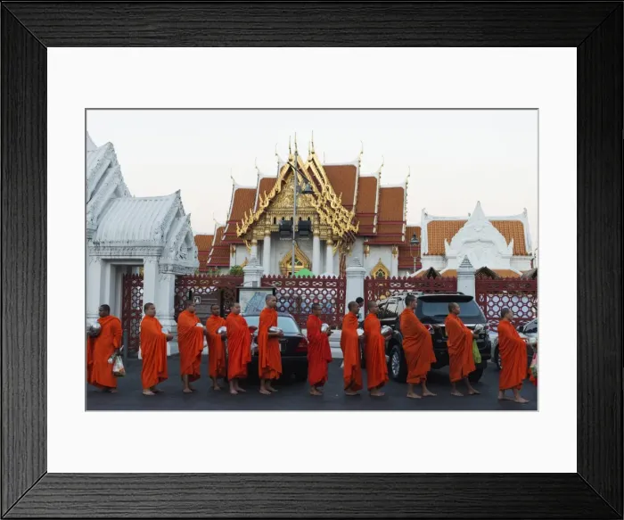 Framed Print : Monks collecting morning alms, The Marble Temple (Wat Benchamabophit), Bangkok, Thailand Framed Print : Monks collecting morning alms, The Marble Temple (Wat Benchamabophit), Bangkok, Thailand