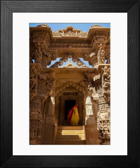Framed Print : Indian lady in traditional dress in a temple in Jaisalmer, Rajasthan, India, Asia Framed Print : Indian lady in traditional dress in a temple in Jaisalmer, Rajasthan, India, Asia