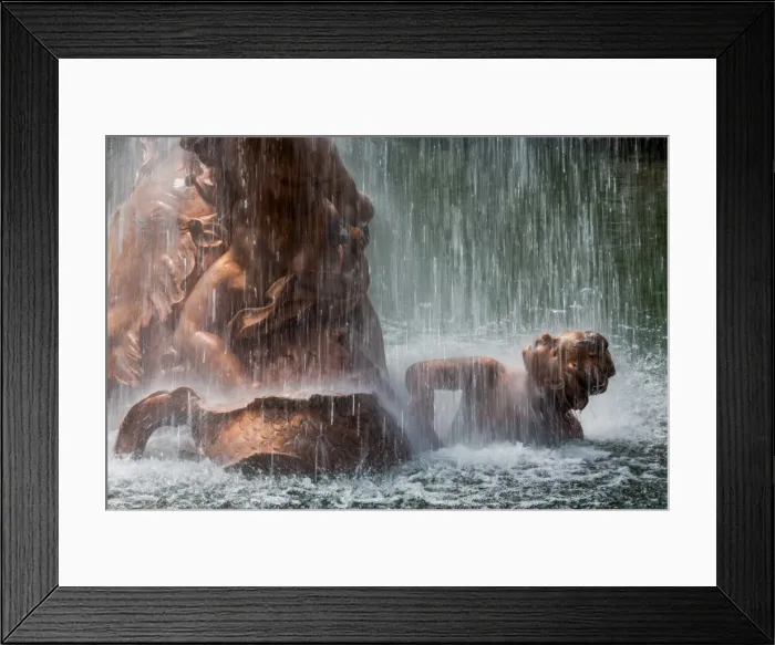Framed Print : Fountain in the grounds of the Royal Palace of La Granja de San Ildefonso near Segovia Framed Print : Fountain in the grounds of the Royal Palace of La Granja de San Ildefonso near Segovia