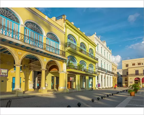 Plaza Vieja, La Habana Vieja (Old Havana), UNESCO World Heritage Site, Havana, Cuba