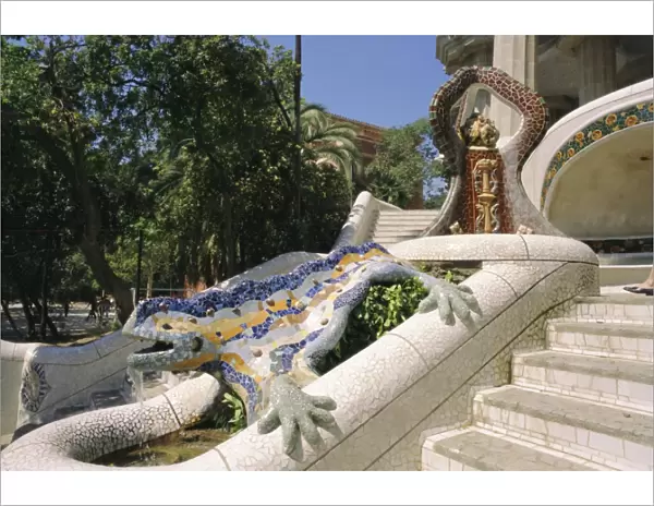 Mozaic lizard sculpture by Gaudi