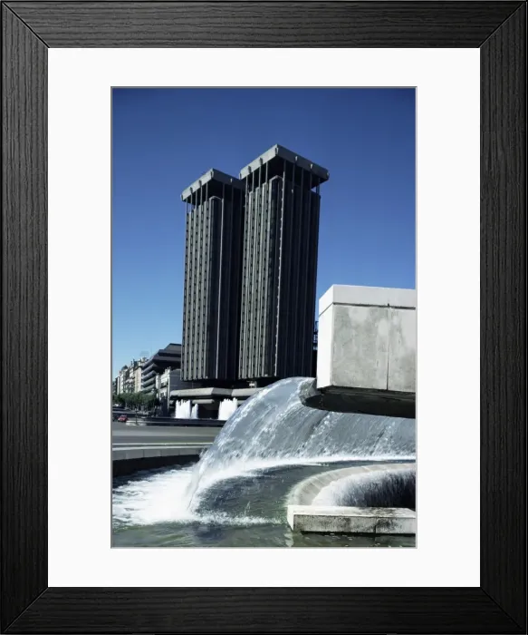Framed Print : Fountain in the Plaza de Colon Framed Print : Fountain in the Plaza de Colon