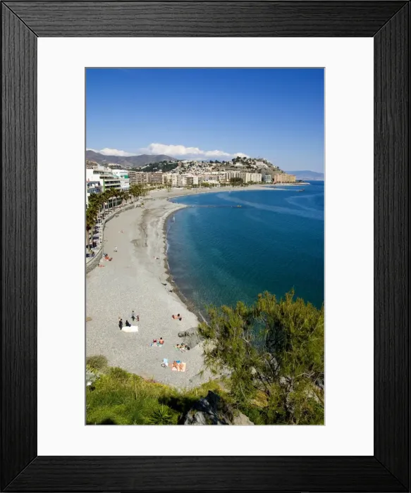 Framed Print : Beach scene Framed Print : Beach scene