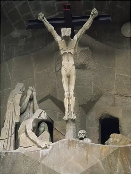 Statue of Christ at the entrance to Sagrada Familia