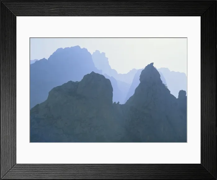 Framed Print : Ridges of jagged limestone peaks over 2000m high in the Valdeon area Framed Print : Ridges of jagged limestone peaks over 2000m high in the Valdeon area