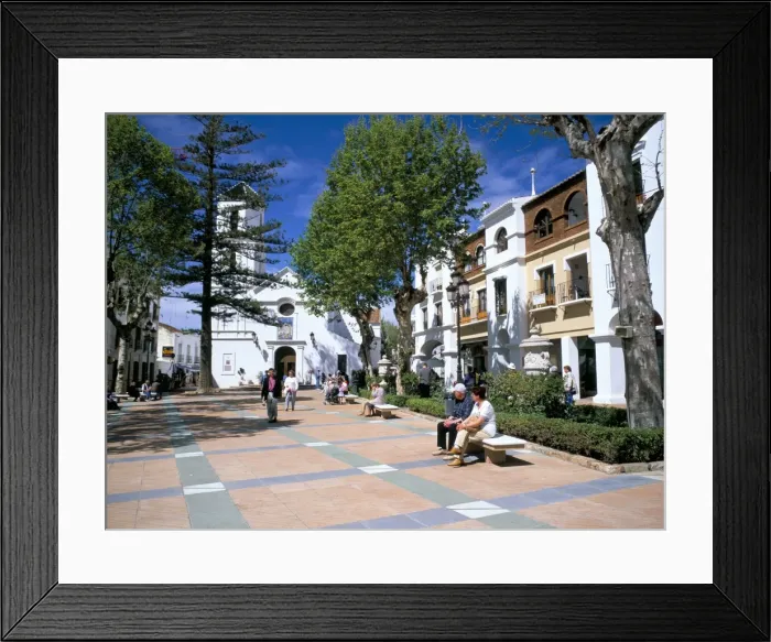 Framed Print : People relaxing in Church Square in front of the El Framed Print : People relaxing in Church Square in front of the El