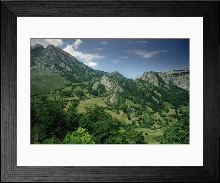 Framed Print : Naranjo de Bulnes Framed Print : Naranjo de Bulnes
