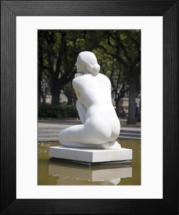 Framed Print : Statue in Placa de Catalunya Framed Print : Statue in Placa de Catalunya