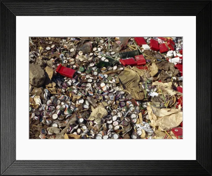 Framed Print : Rubbish in Sri Lanka Framed Print : Rubbish in Sri Lanka