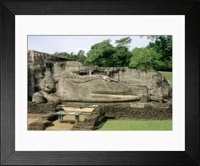 Framed Print : Statue of the reclining Buddha, attaining nirvana Framed Print : Statue of the reclining Buddha, attaining nirvana