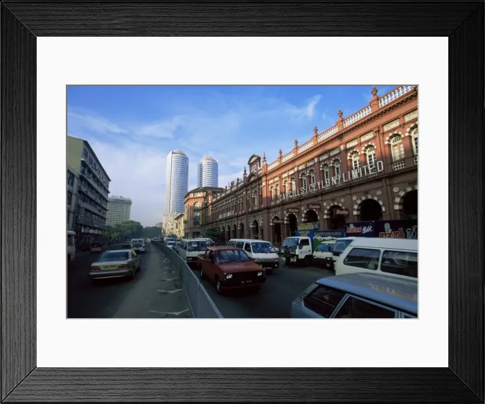 Framed Print : Busy street in the Fort Pettah area Framed Print : Busy street in the Fort Pettah area