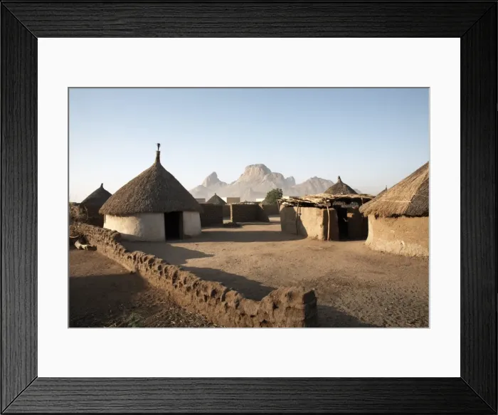 Framed Print : Homes lie in the shadow of Taka Mountain in the town of Kassala Framed Print : Homes lie in the shadow of Taka Mountain in the town of Kassala