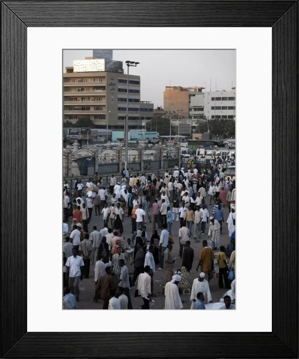 Framed Print : Crowds in Souq al-Arabi Framed Print : Crowds in Souq al-Arabi