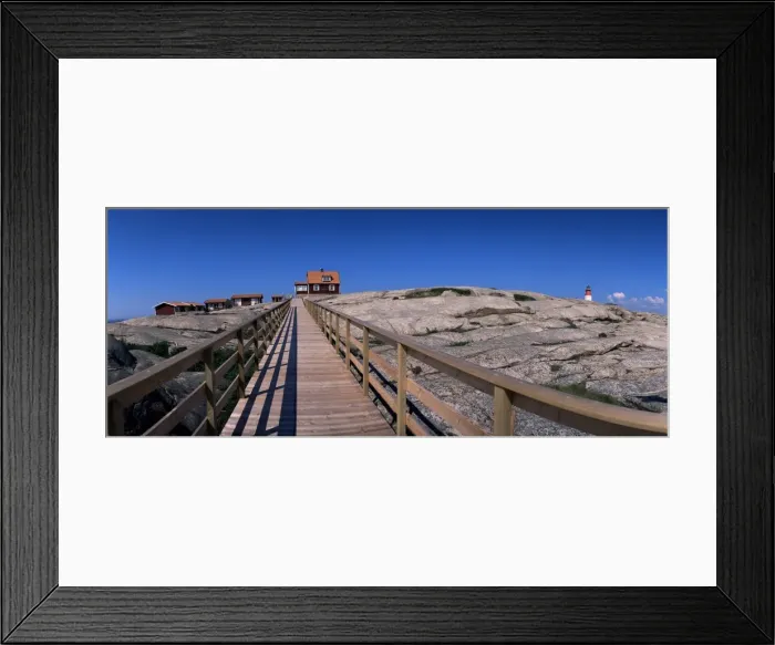 Framed Print : Hostel on Hallo Framed Print : Hostel on Hallo