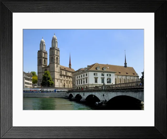 Framed Print : Grossmunster church and Munster bridge over the River Limmat Framed Print : Grossmunster church and Munster bridge over the River Limmat