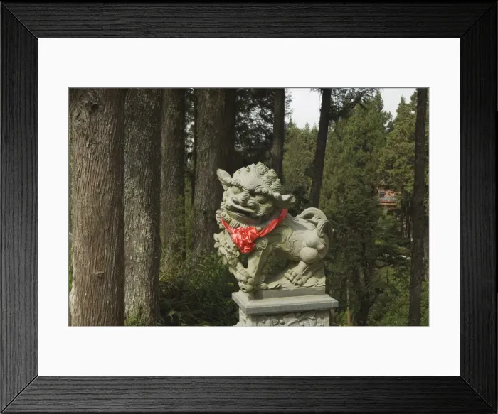 Framed Print : Lion statue Framed Print : Lion statue