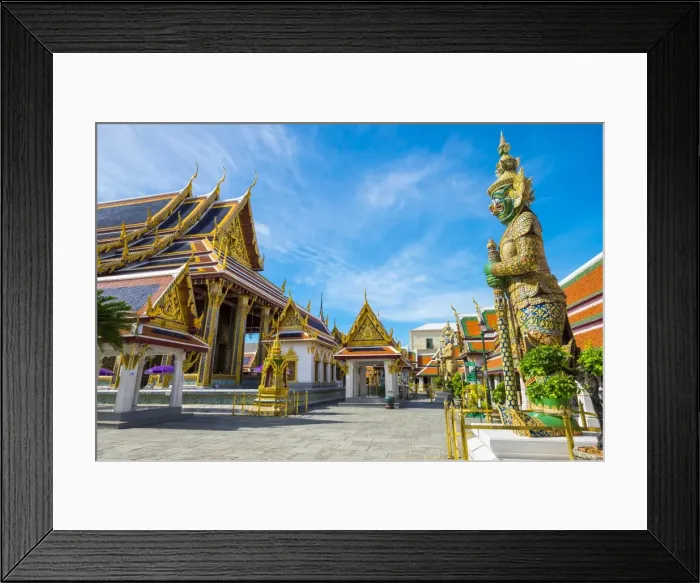 Framed Print : Yaksha Thotsakhirithon statue in front of Phra Ubosot, Temple of the Emerald Buddha (Wat Phra Kaew) Framed Print : Yaksha Thotsakhirithon statue in front of Phra Ubosot, Temple of the Emerald Buddha (Wat Phra Kaew)