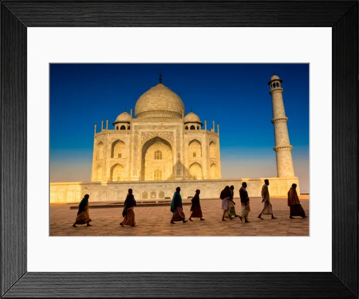 Framed Print : People walking to pray in front of the Taj Mahal, UNESCO World Heritage Site, Agra Framed Print : People walking to pray in front of the Taj Mahal, UNESCO World Heritage Site, Agra