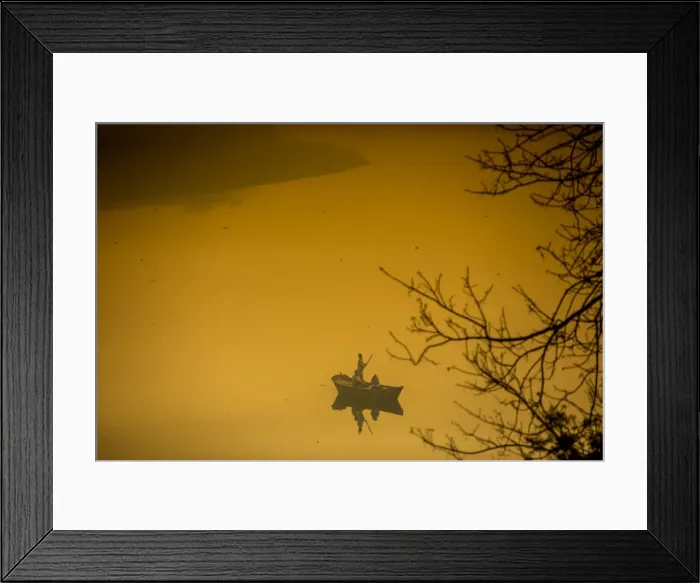 Framed Print : Sunrise over a boat on the Taj Mahal lake, Agra, Uttar Pradesh, India, Asia Framed Print : Sunrise over a boat on the Taj Mahal lake, Agra, Uttar Pradesh, India, Asia