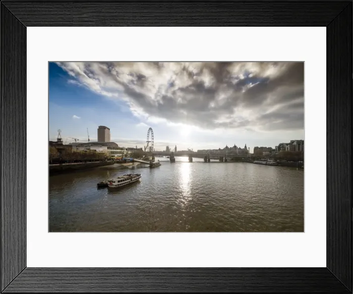 Framed Print : The River Thames looking West from Waterloo Bridge, London, England, United Kingdom Framed Print : The River Thames looking West from Waterloo Bridge, London, England, United Kingdom